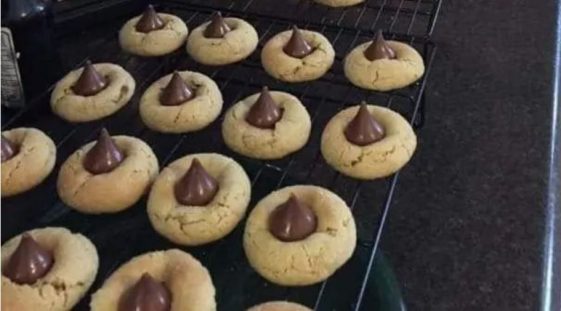 PEANUT BUTTER BLOSSOMS